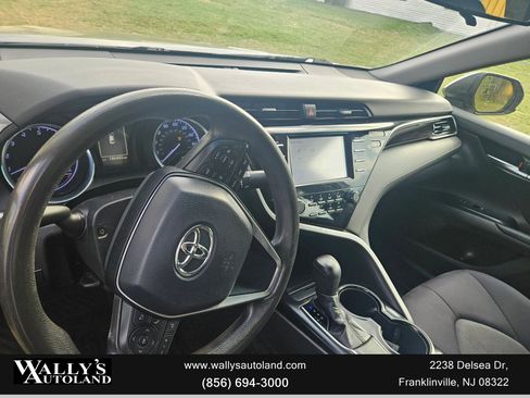 Used 2019 Toyota Camry LE FWD image 29