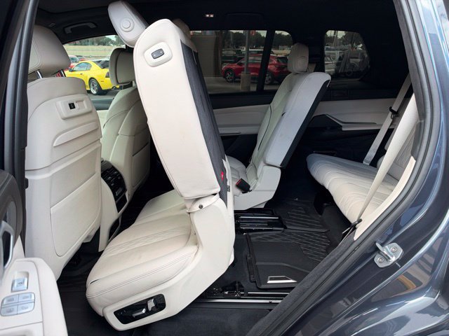 Used 2019 BMW X7 xDrive40i w/ Premium Package AWD/4WD image 16