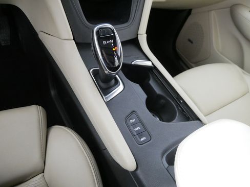 Used 2017 Cadillac XT5 Luxury w/ Driver Awareness Package image 24