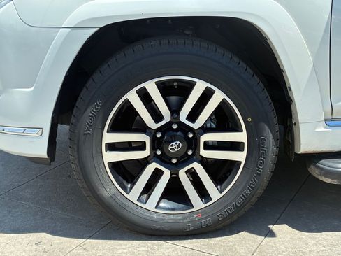 Used 2021 Toyota 4Runner Limited AWD/4WD image 11