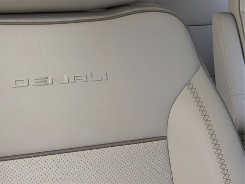 New 2026 GMC Yukon XL Denali w/ Denali Reserve Package image 21