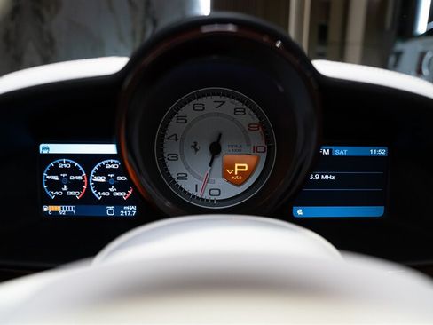Used 2010 Ferrari 458 Italia Coupe RWD image 36