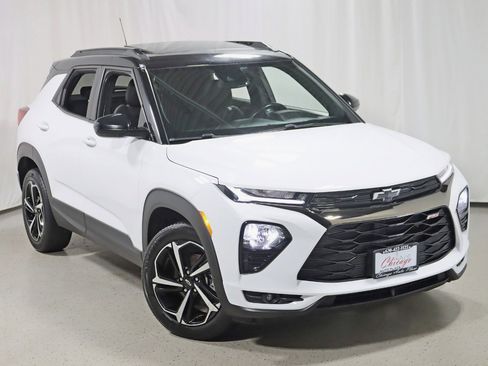 Used 2021 Chevrolet TrailBlazer RS w/ Sun and Liftgate Package image 6