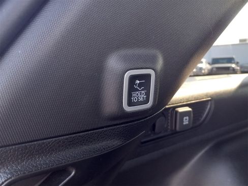 Used 2023 Jeep Grand Cherokee Altitude image 12