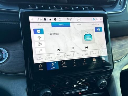 Used 2022 Jeep Grand Cherokee Summit w/ Luxury Tech Group V image 20