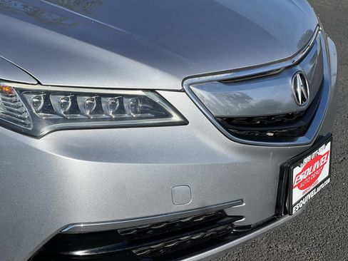Used 2017 Acura TLX V6 image 4