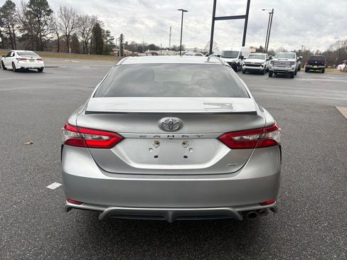 Used 2018 Toyota Camry SE image 7