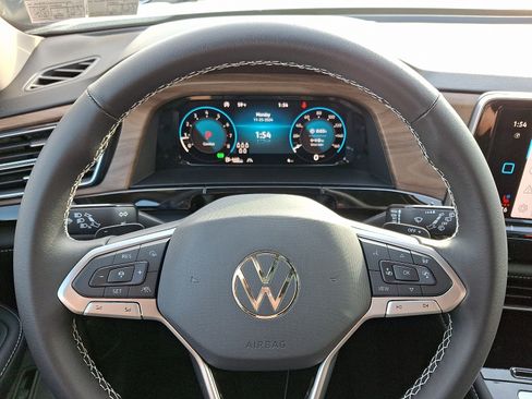 New 2025 Volkswagen Atlas SE AWD/4WD image 10