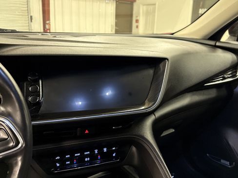 Used 2021 Buick Envision Essence w/ Technology Package I image 9