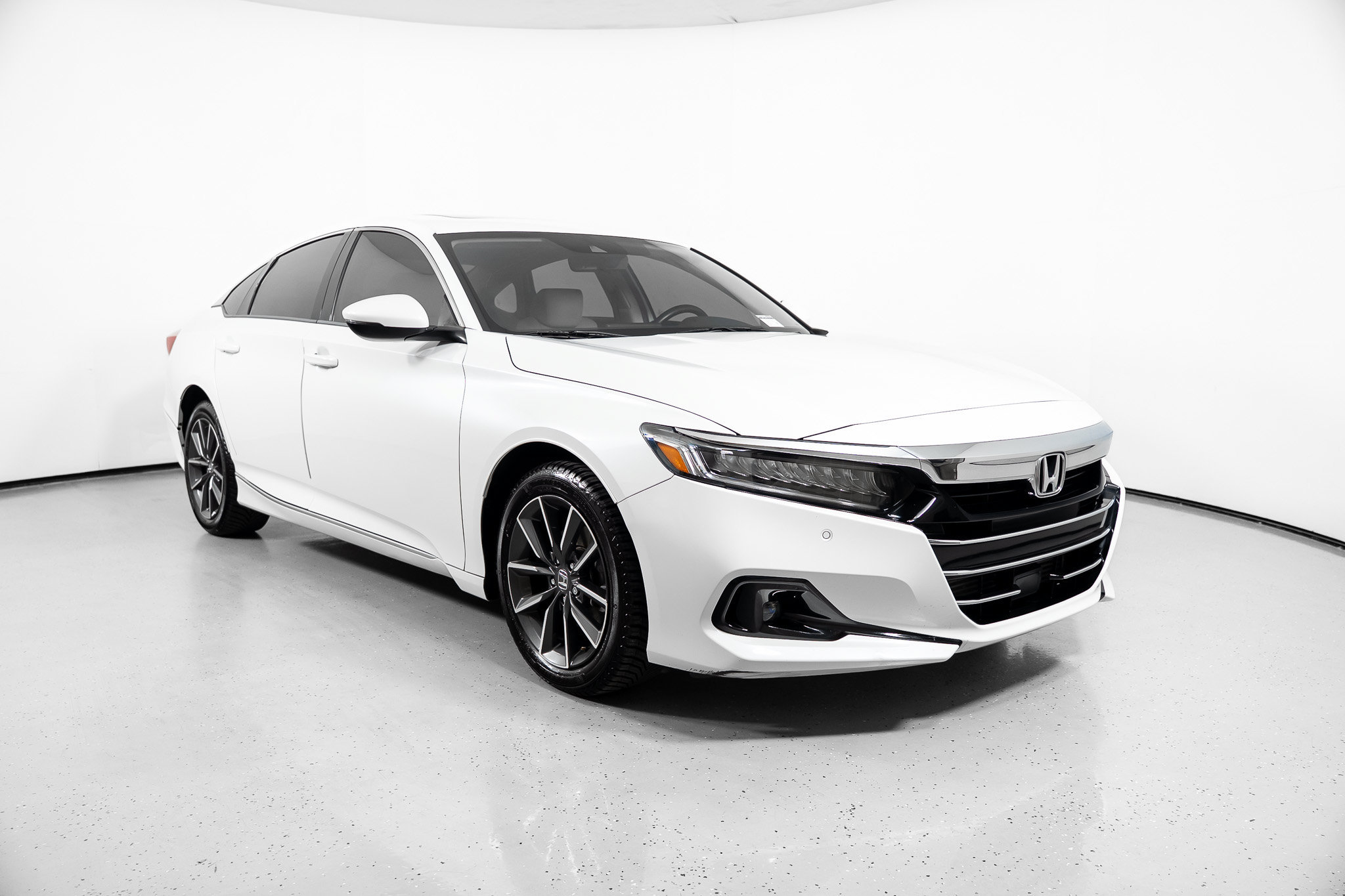 Used 2022 Honda Accord EX-L image 2