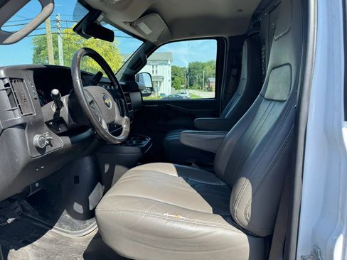 Used 2020 Chevrolet Express 2500 w/ Safety Package RWD image 23