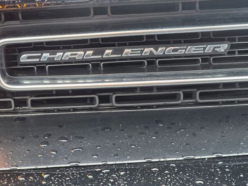 Used 2019 Dodge Challenger SXT image 15