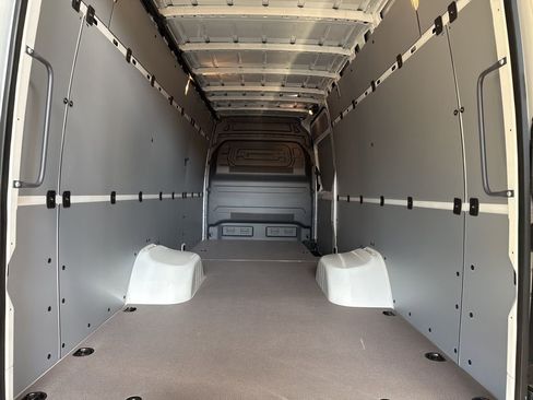 Used 2025 Mercedes-Benz Sprinter 3500 image 25