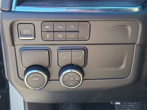 New 2026 Chevrolet Suburban LT w/ Comfort Package image 27