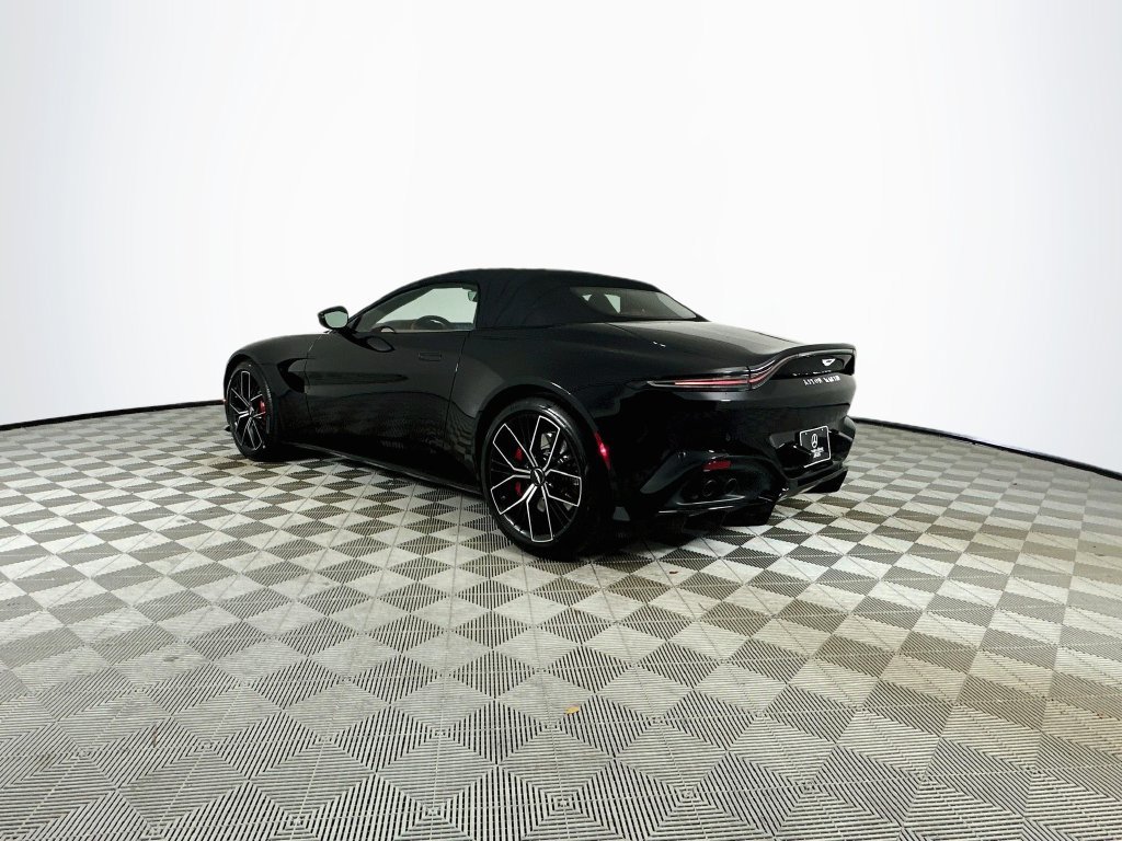 Used 2022 Aston Martin V8 Vantage Roadster RWD image 33