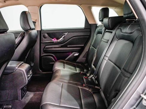 Used 2023 Lincoln Corsair Reserve image 17