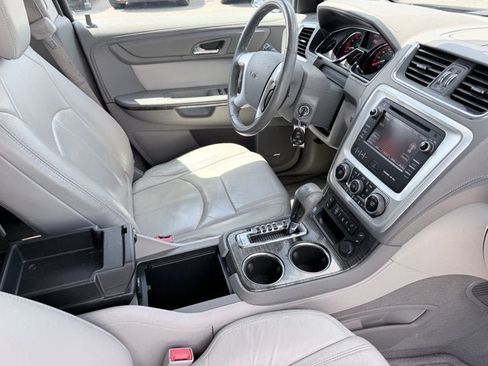 Used 2014 GMC Acadia SLT FWD image 16