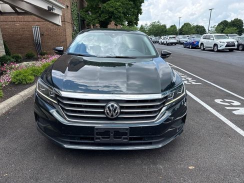 Used 2022 Volkswagen Passat 2.0T FWD image 3