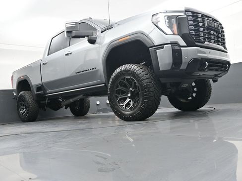Used 2025 GMC Sierra 2500 Denali Ultimate w/ Max Trailering Package AWD/4WD image 31