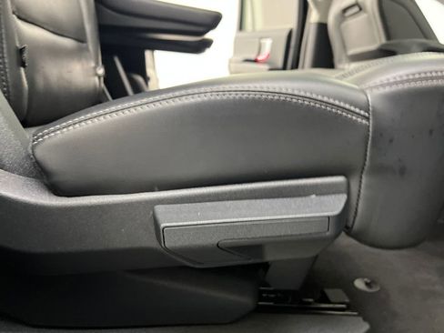 Used 2025 Ford Expedition Platinum AWD/4WD image 19