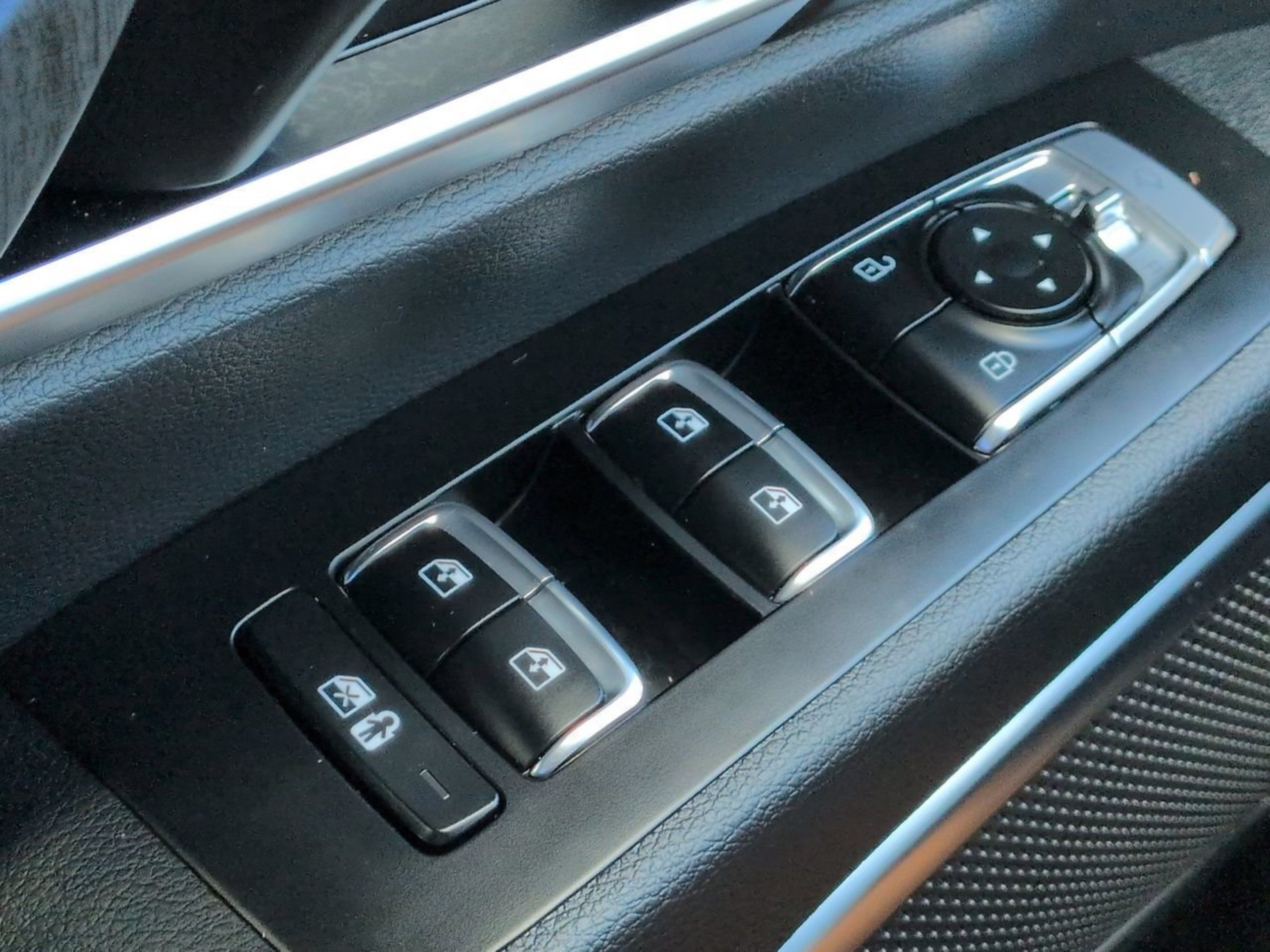 Certified 2025 Kia Telluride SX FWD image 32