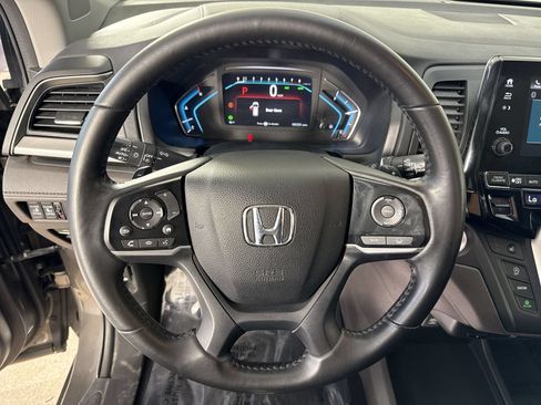 Used 2018 Honda Odyssey Touring image 11