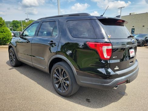 Used 2018 Ford Explorer XLT w/ Equipment Group 202A AWD/4WD image 26