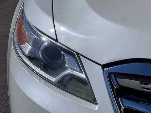 Used 2010 Ford Taurus Limited image 5