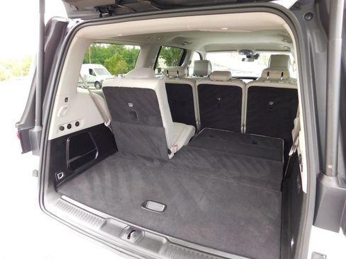 Used 2022 Jeep Wagoneer Series III RWD image 8