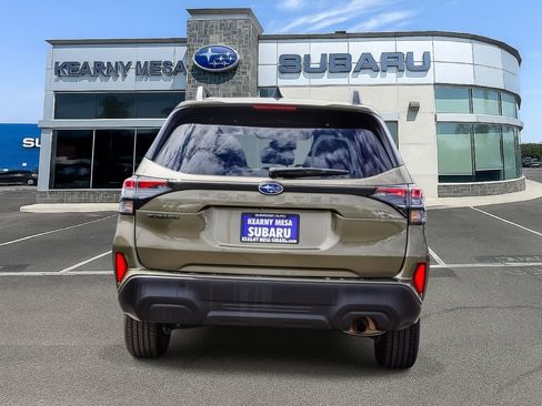 Certified 2025 Subaru Forester Premium AWD/4WD image 5
