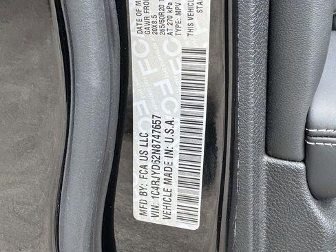 Used 2022 Jeep Grand Cherokee Overland AWD/4WD image 27
