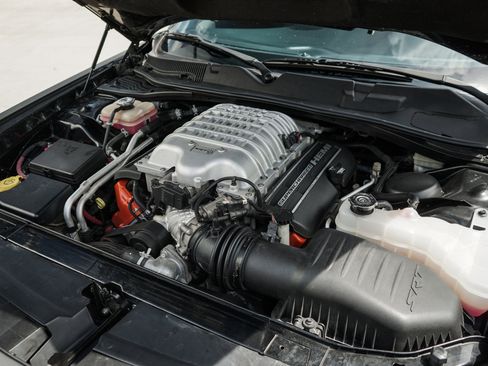 Used 2015 Dodge Challenger SRT Hellcat RWD image 27