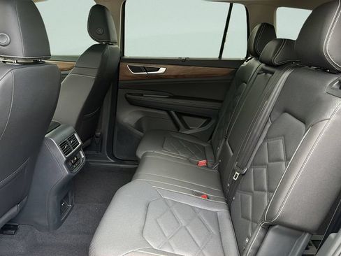 New 2026 Volkswagen Atlas SE FWD image 30