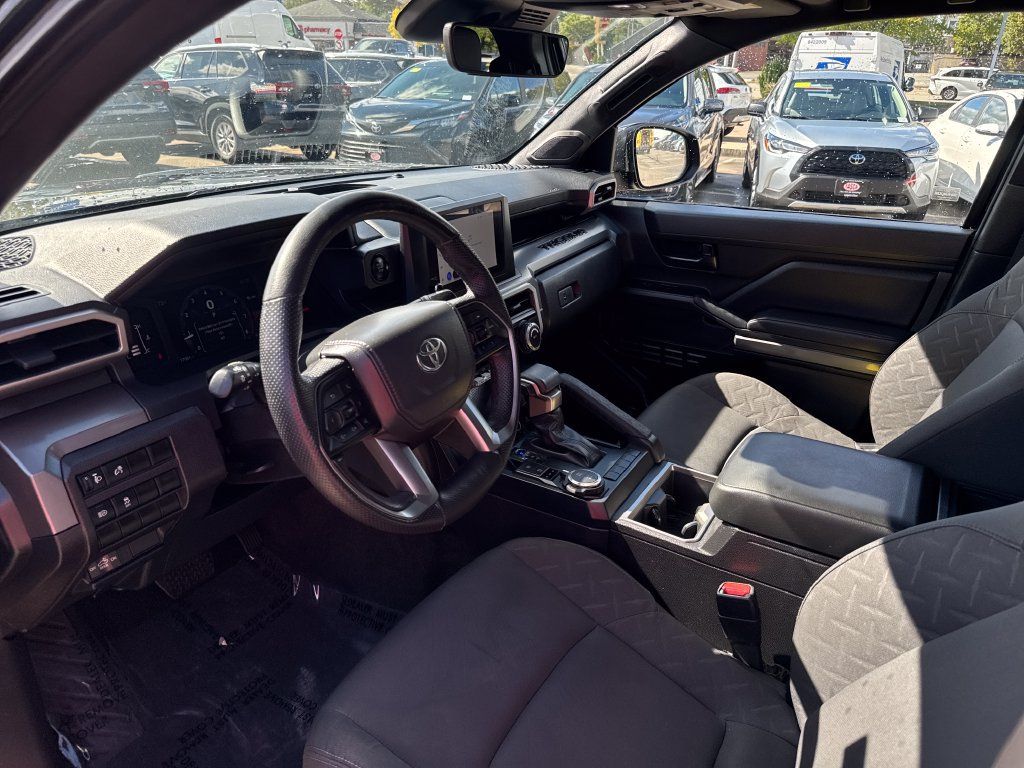 Used 2024 Toyota Tacoma SR5 AWD/4WD image 15