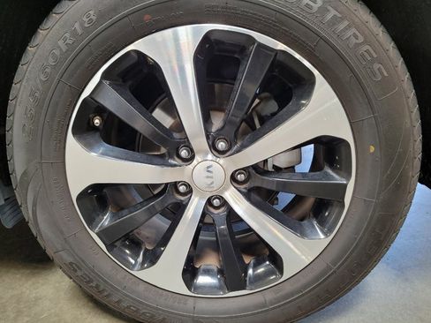 Used 2018 Kia Sorento EX FWD image 31
