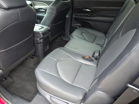 Certified 2024 Toyota Grand Highlander AWD image 13
