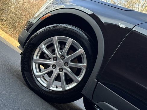 Used 2022 Cadillac XT4 Luxury w/ Cold Weather Package image 6