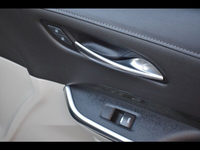 Used 2020 Cadillac XT4 Premium Luxury FWD image 35