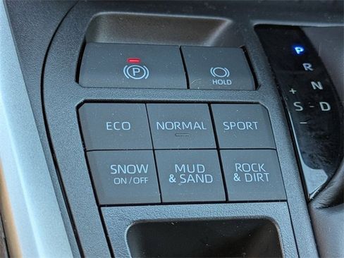 Used 2025 Toyota RAV4 XLE image 32