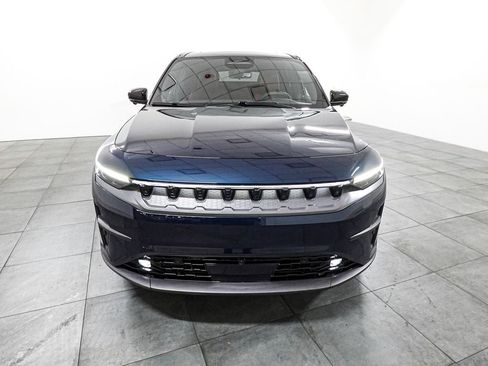 Used 2024 Jeep Wagoneer Launch Edition image 2