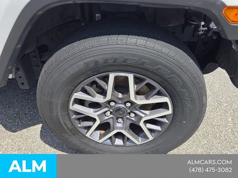 Used 2025 Jeep Wrangler Unlimited Sahara AWD/4WD image 16