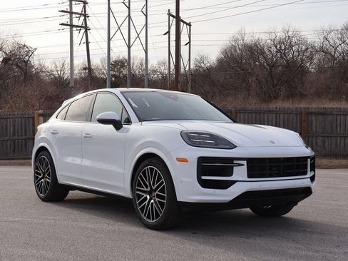 Certified 2026 Porsche Cayenne Coupe AWD/4WD image 11