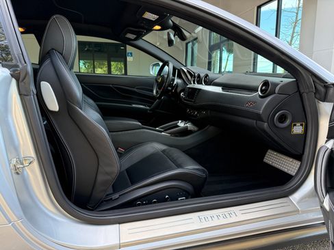 Used 2012 Ferrari FF image 29