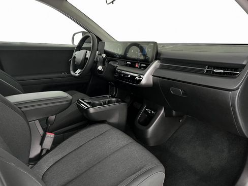 New 2025 Hyundai Ioniq 5 SE image 15