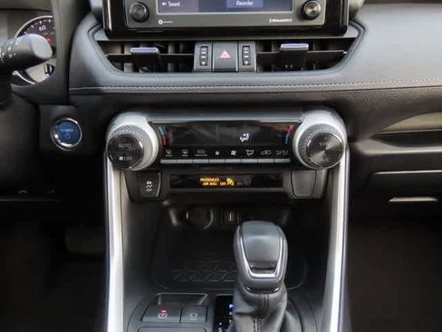 Used 2021 Toyota RAV4 XLE Premium image 20