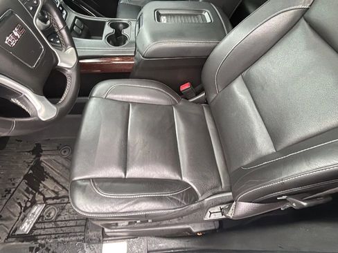 Used 2017 GMC Yukon SLT w/ Open Road Package AWD/4WD image 28