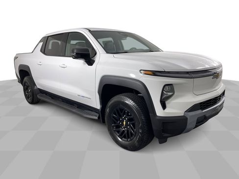 New 2025 Chevrolet Silverado EV LT image 61