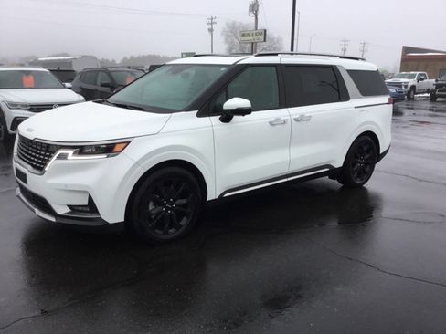 Used 2024 Kia Carnival SX Prestige image 1