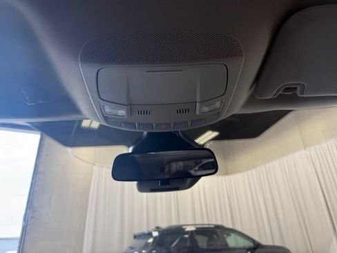 Used 2023 Ford Edge SE w/ Black Appearance Package AWD/4WD image 17
