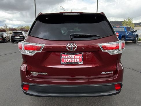 Used 2014 Toyota Highlander XLE AWD/4WD image 4